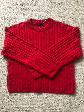 Gap Crewneck Sweater.NWOT.